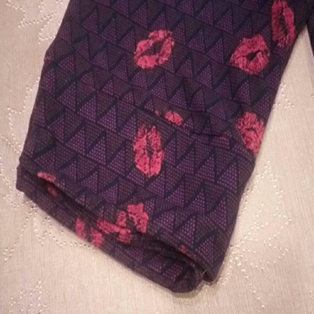 Valentine OS lularoe leggings