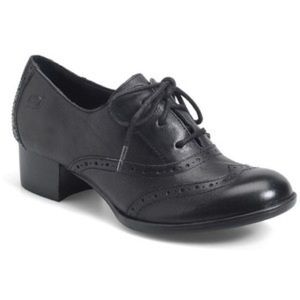 Born Naleigh Oxford Pump