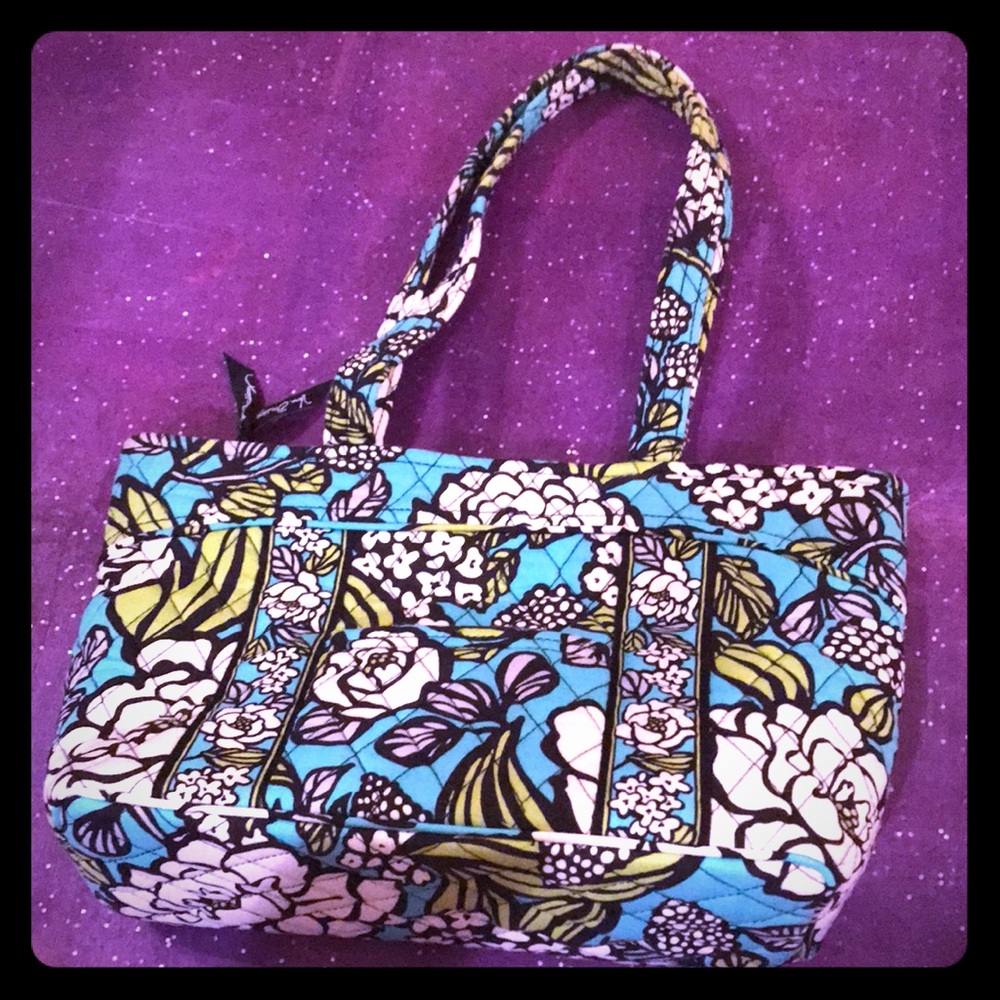 Small Vera Bradley purse lightly used