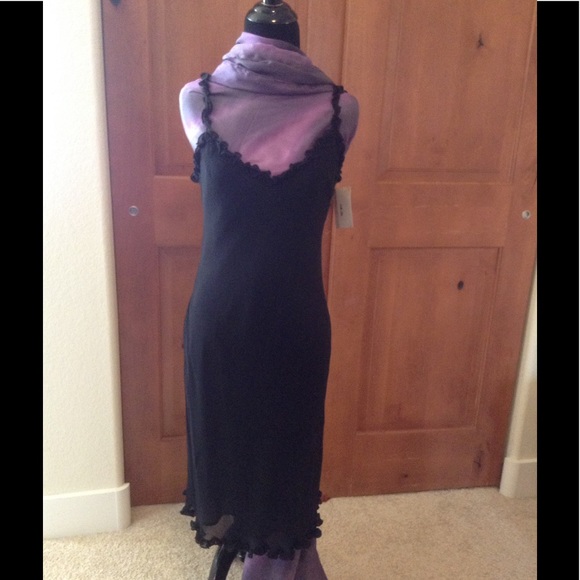 Dress - Picture 1 of 3