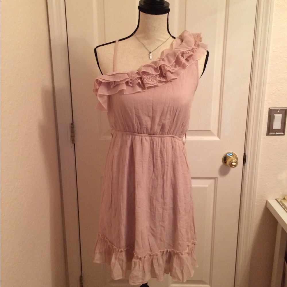 ❗️SOLD❗️Rue21 Ruffle Lace Pink Off Shoulder Dress - Picture 2 of 4
