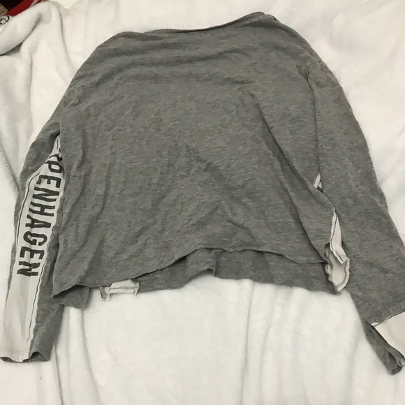 Grey long sleeve from cotton on - Picture 3 of 7