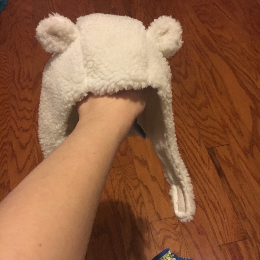 Cute bear winter hat that encloses