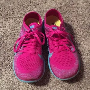 Nike Flyknits Size 8