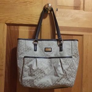 Tommy Hilfiger Purse. Tan with Navy blue interior