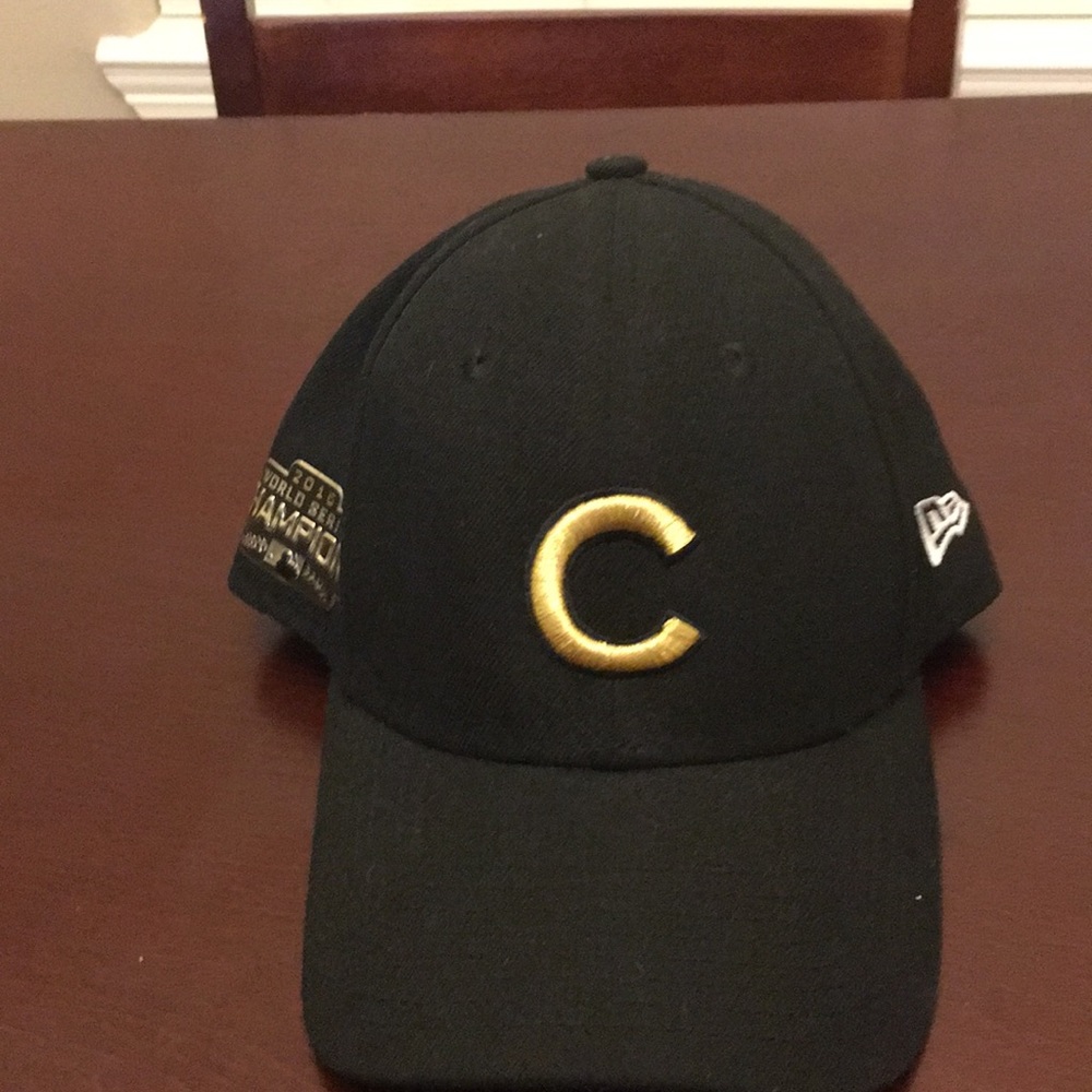 Black and gold cap