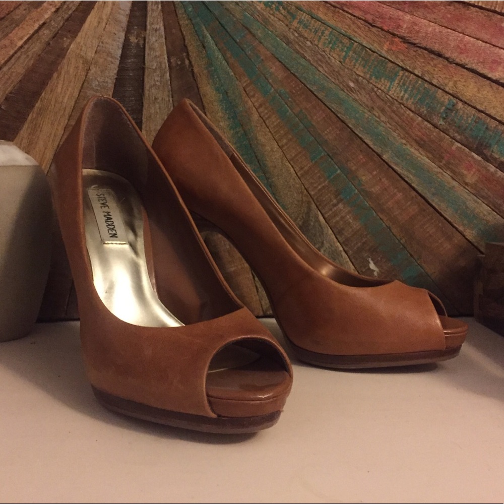 Camel leather peep-toe stacked heel size 7