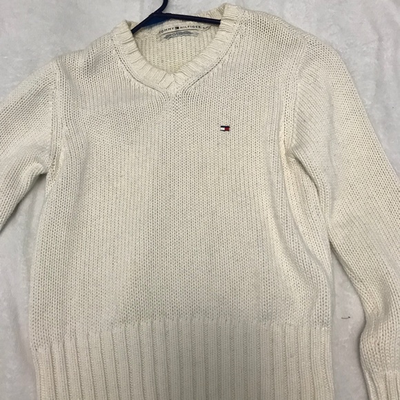 Tommy Hilfiger knit v neck - Picture 2 of 5