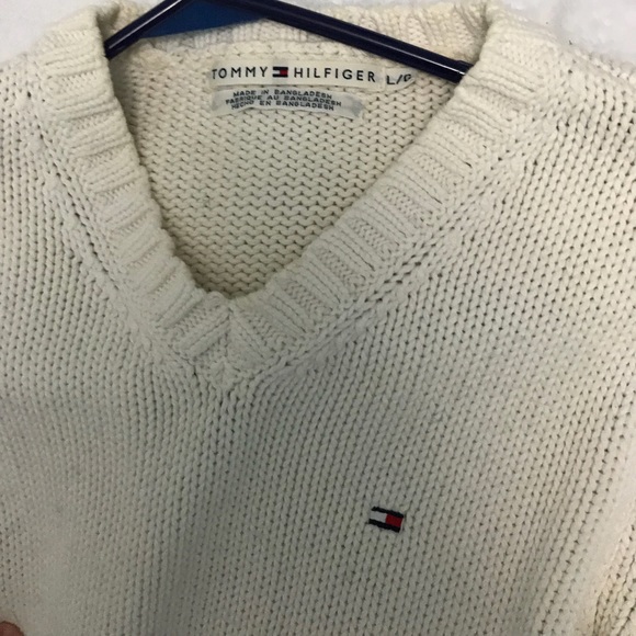 Tommy Hilfiger knit v neck - Picture 4 of 5