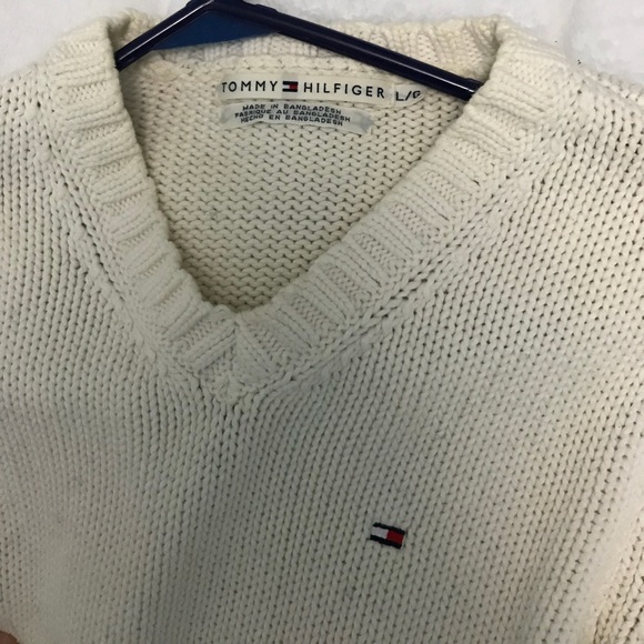 Tommy Hilfiger knit v neck - Picture 5 of 5