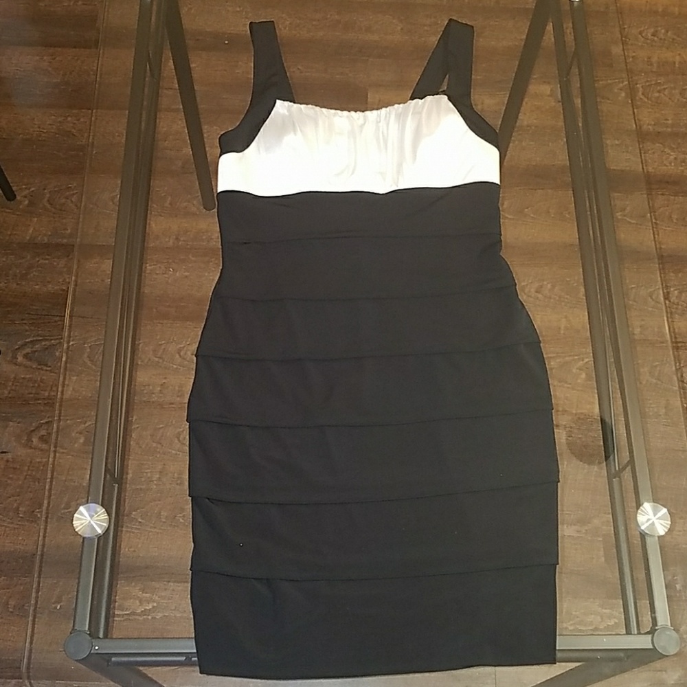 🖤New Black and White Bodycon Dress🖤