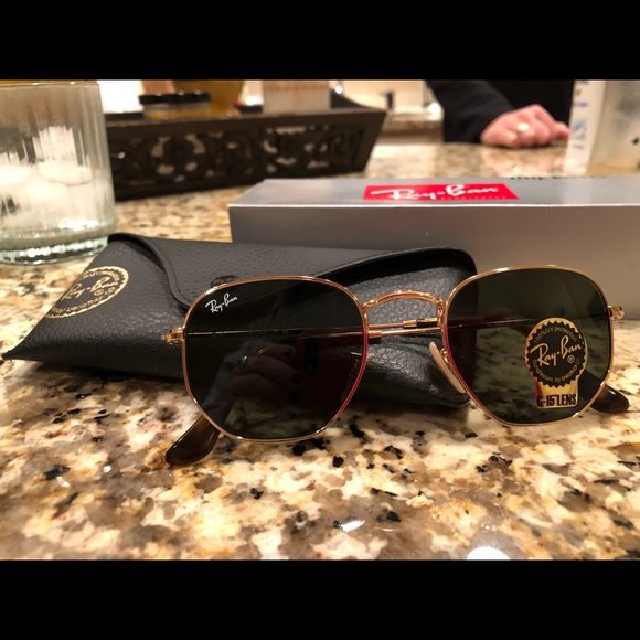 Ray-Ban Accessories - BRAND NEW:ray-ban hexagonal green classic and case