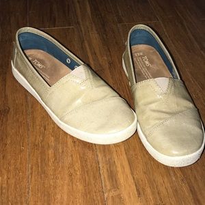 Khaki Toms