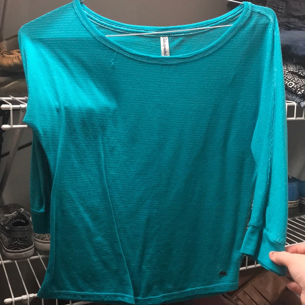 Three-quarter Aeropostale top