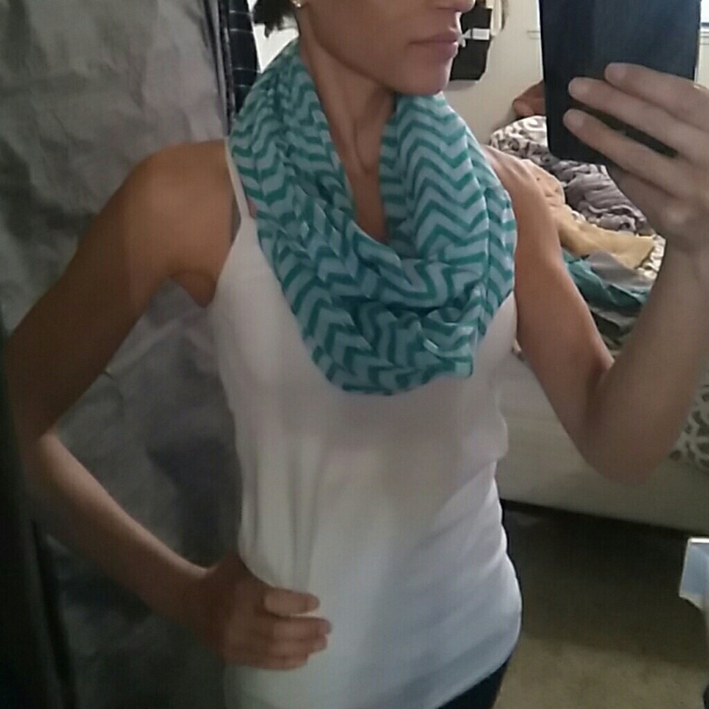Chevron scarf teal/white! Worn once!