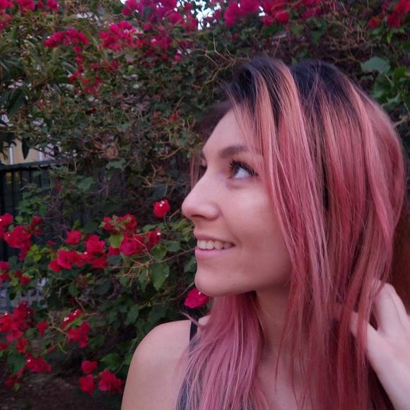 Meet your Posher, Elana - Picture 1 of 1