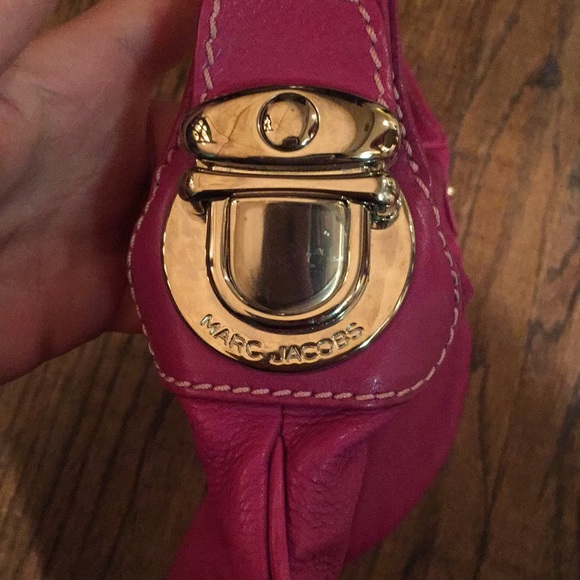 Marc Jacobs fuscia bag - Picture 2 of 4