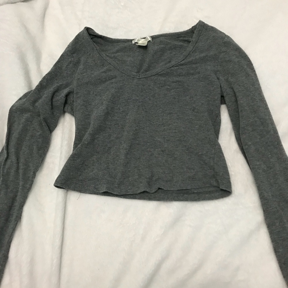 grey long sleeve crop top