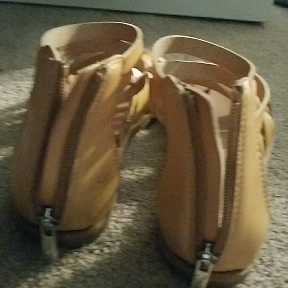 Sandals - Picture 3 of 3