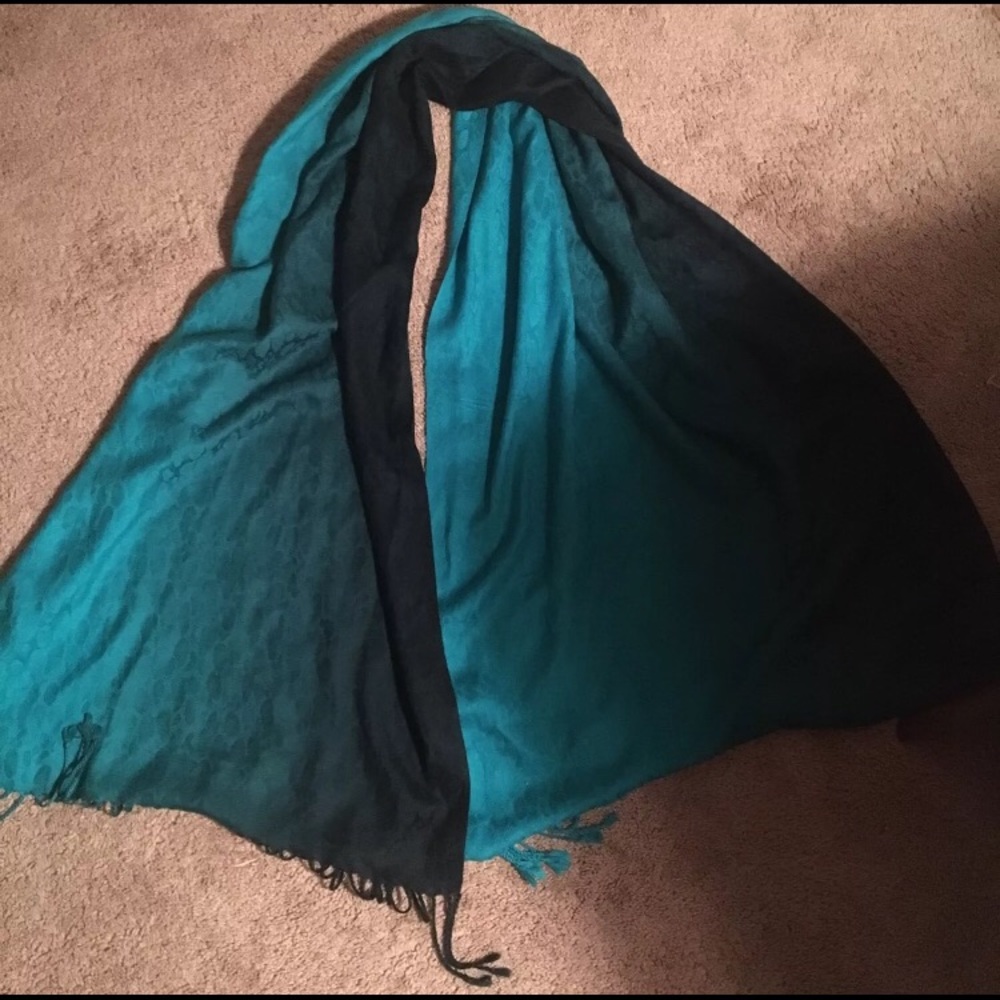 Scarf Bundle - Picture 4 of 4