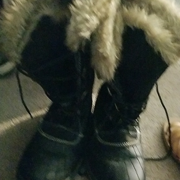 Cute fur boots - Picture 2 of 3