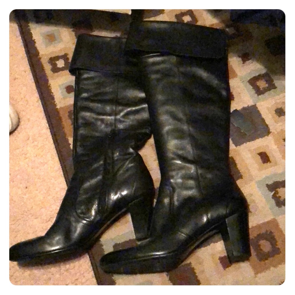 Black cuffed boots