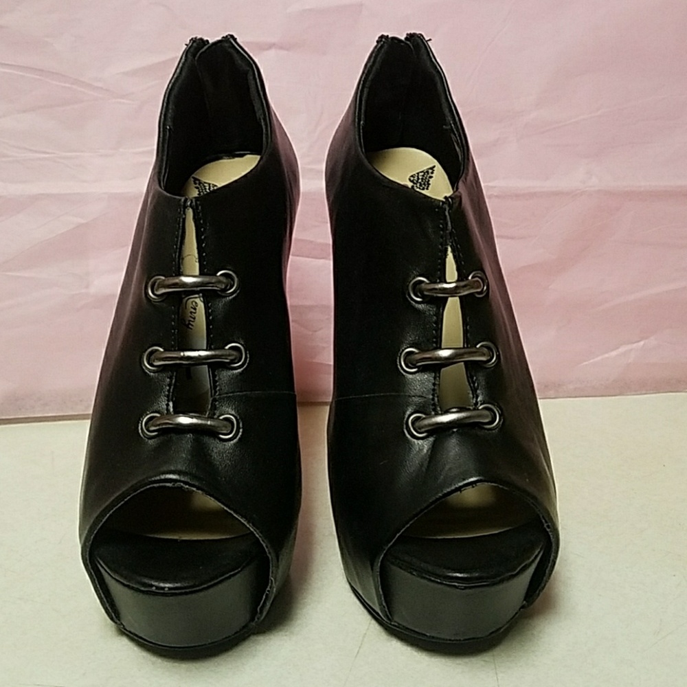 Black open toed stilettos size 7 EUC