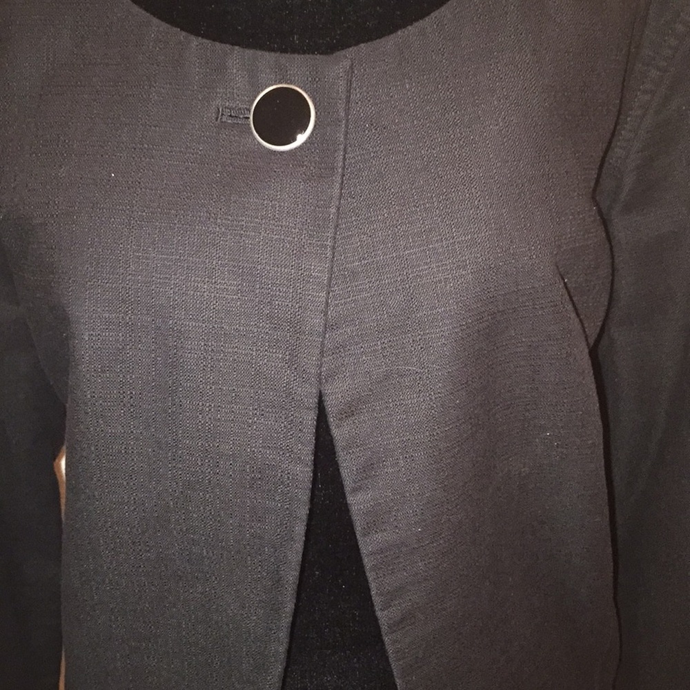 One button fully lined jacket - Picture 2 of 6