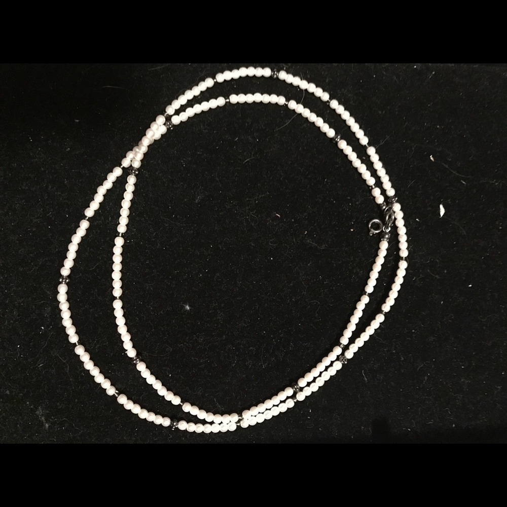 Premier Designs pearl and black bead strand.
