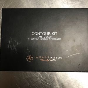 SOLD ABH Contour Kit Tan to Deep