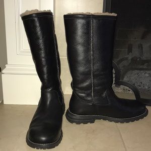 SIZE 10 WOMENS BLACK UGG BOOTS