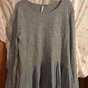 Sweater Blouse with Ruffle Bottom