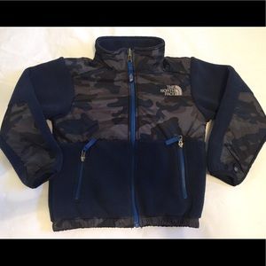 Boys North Face Denali Jacket. Size 5