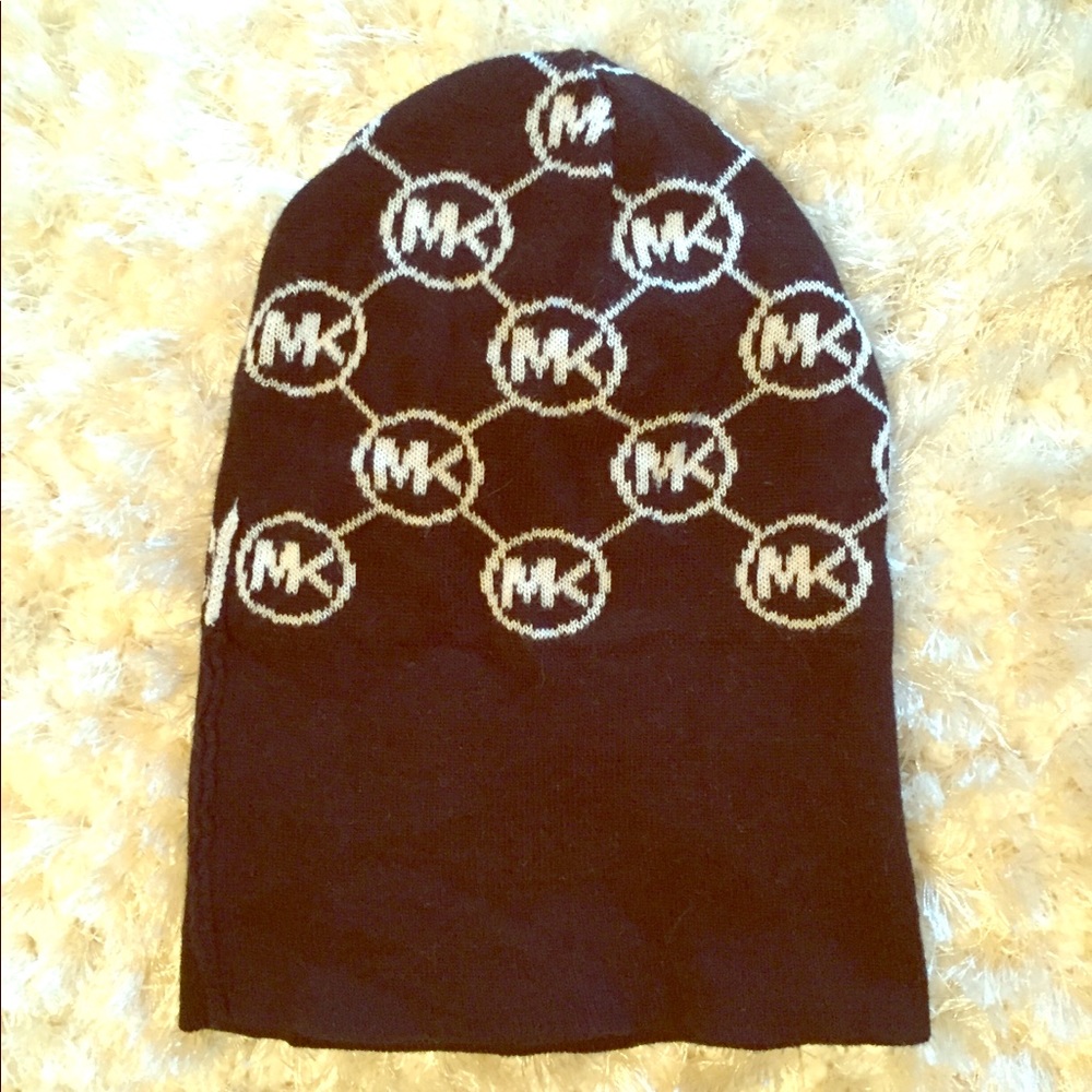 ❤️SALE Michael Kors Black and White Beanie