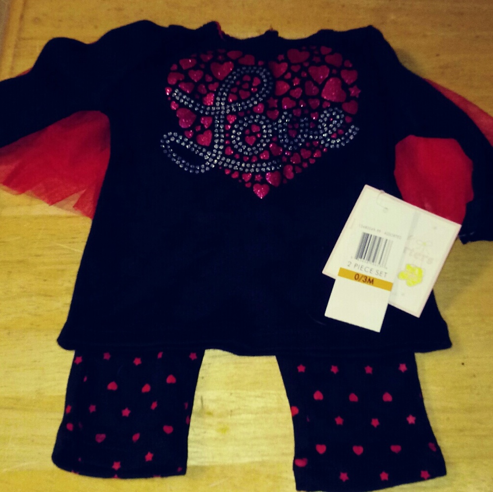 2-piece "LOVE" Outfit