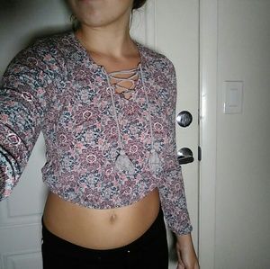 Cropped long sleeve shirt