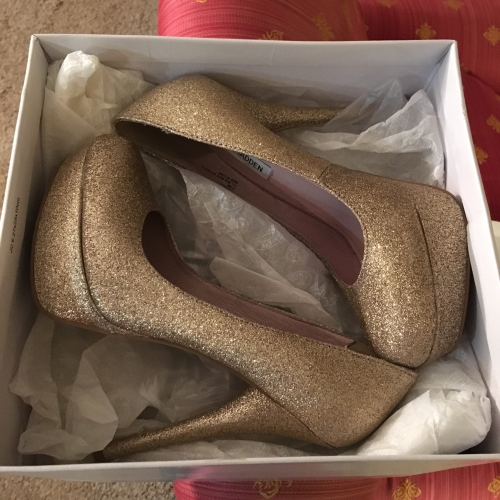 Steve Madden Carryssa Glitter Pumps, Size 8.5