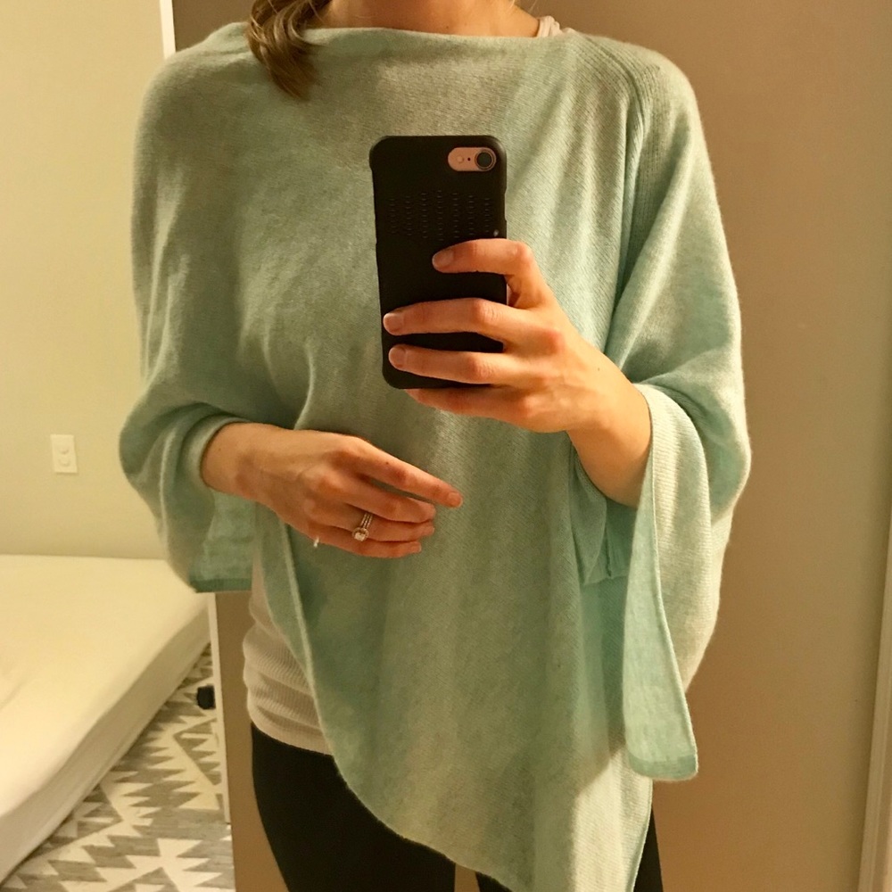 Claudia Nicole cashmere topper