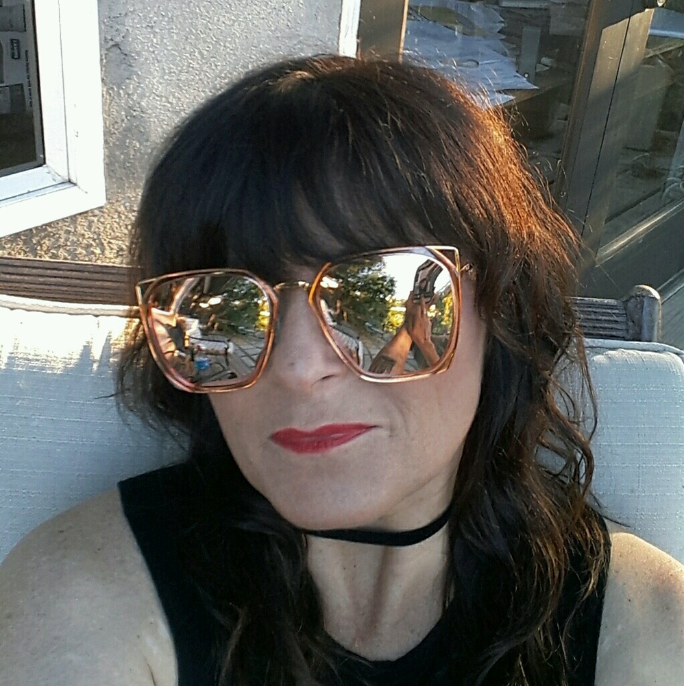 Meet your Posher, Rachel