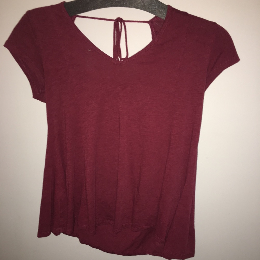 Maroon t-shirt half opened back