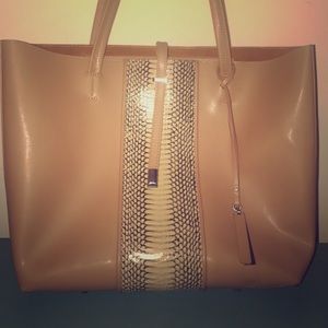 Tan Vince Camuto tote with detail