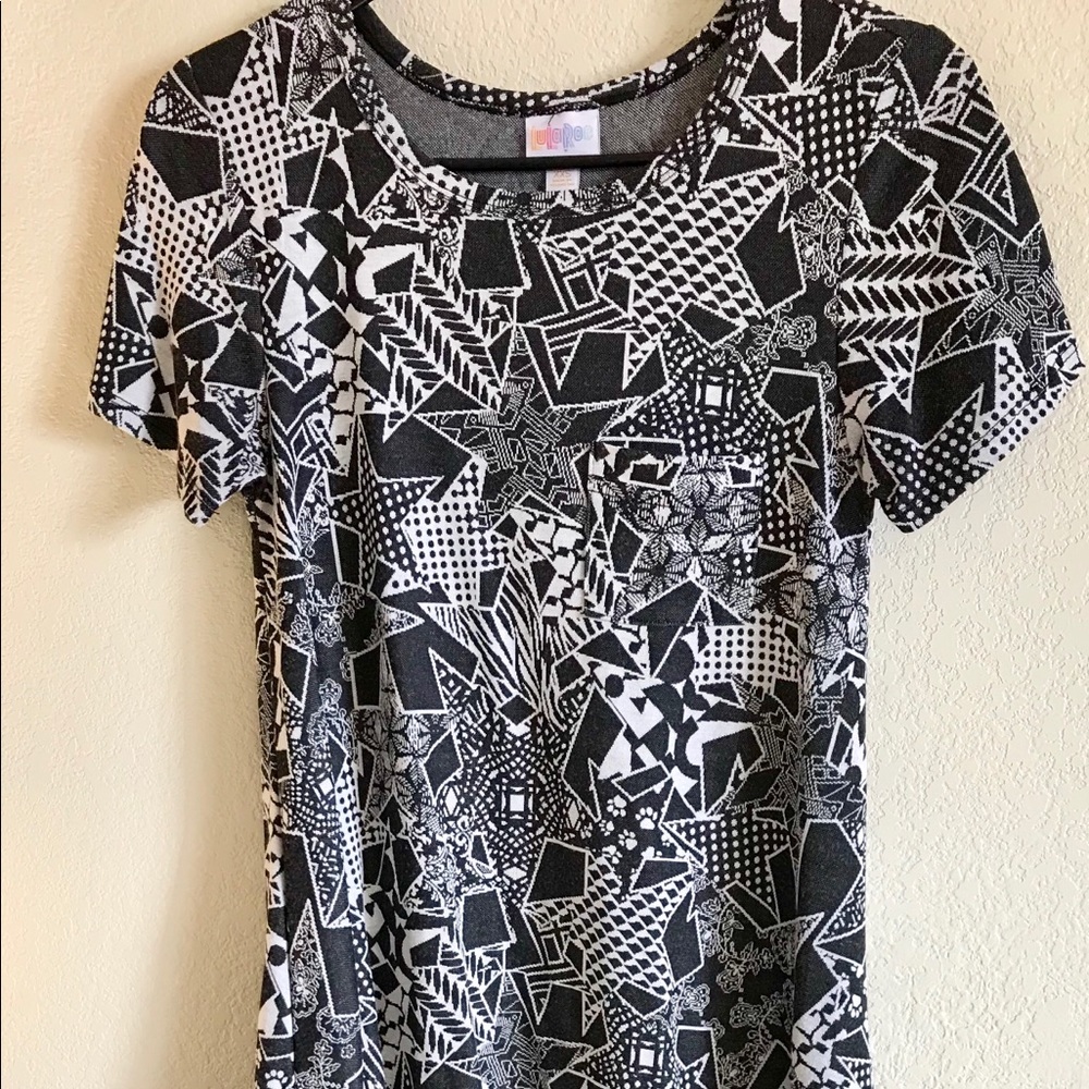 LuLaRoe XXS Carly Black and White Star Jaquard