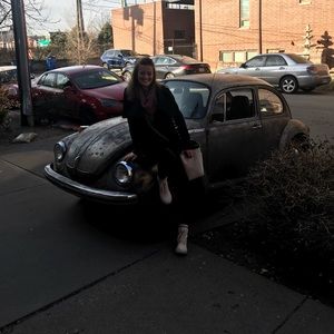 Meet your Posher, Abby