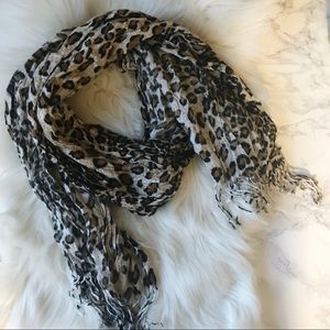 **BRAND NEW** Leopard Print Scarf