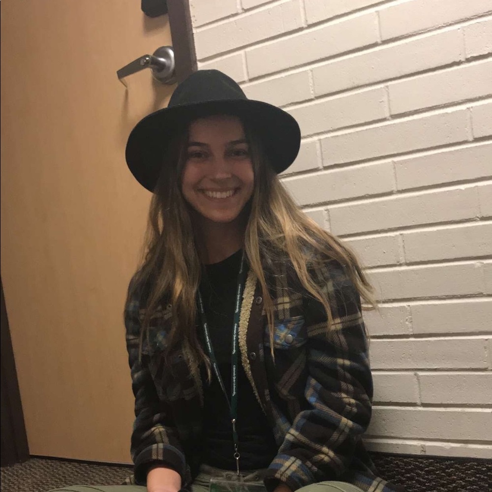 Meet your Posher, Mercedes