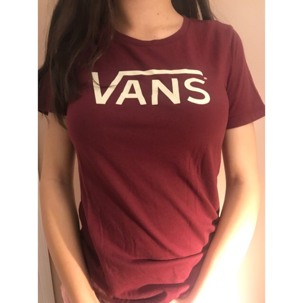 Maroon vans women’s t-shirt Medium