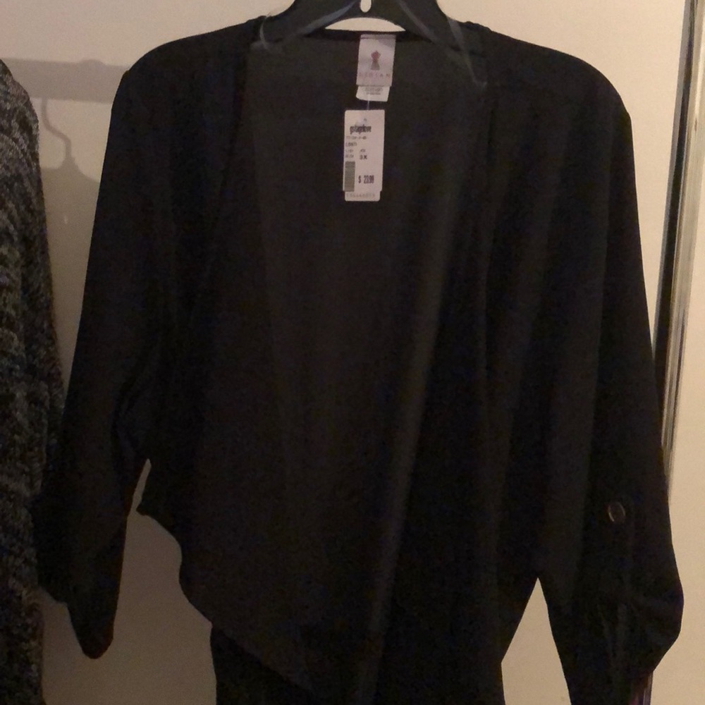 Never worn black quarter sleeve cardigan