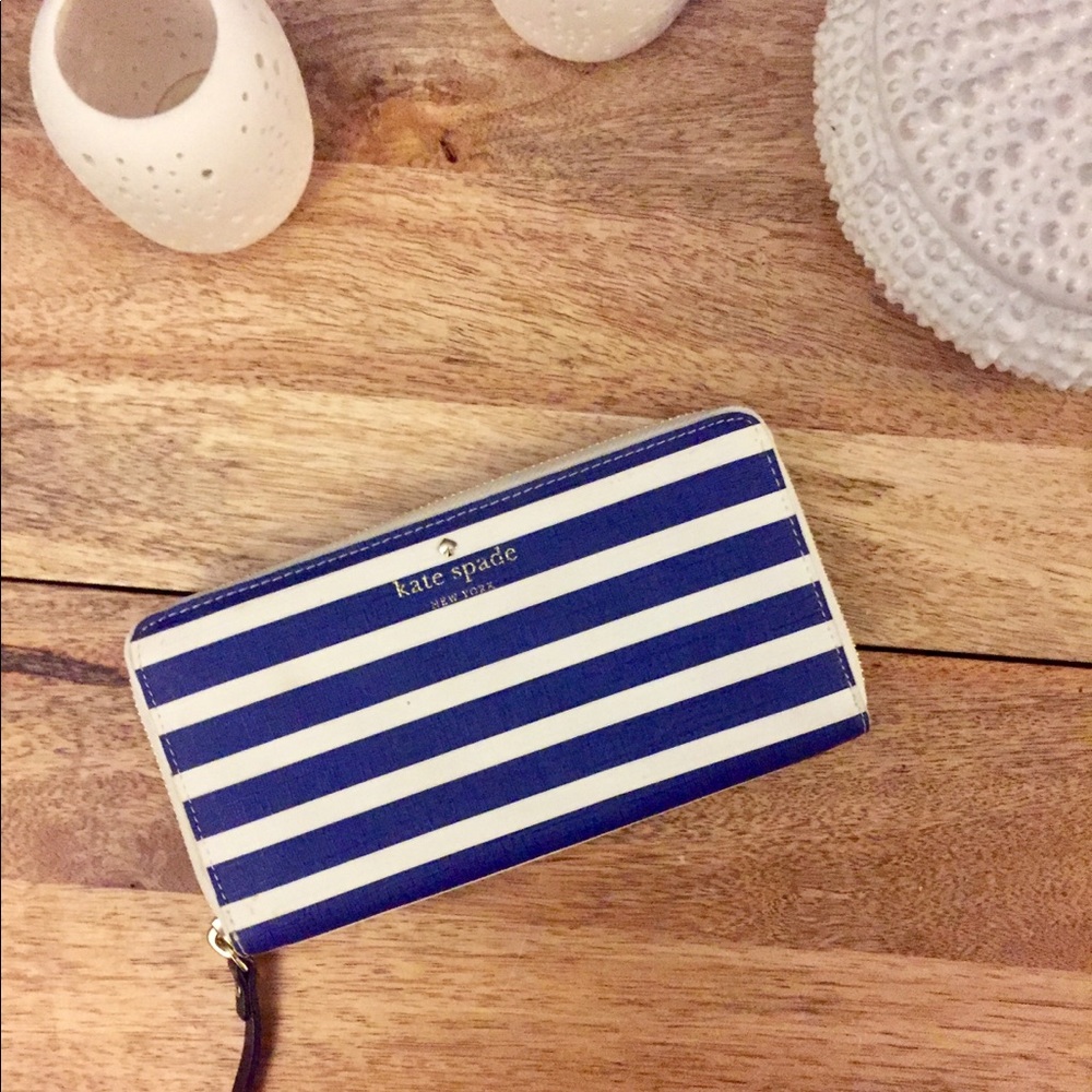 Kate Spade Fairmount Square Lacey wallet / clutch