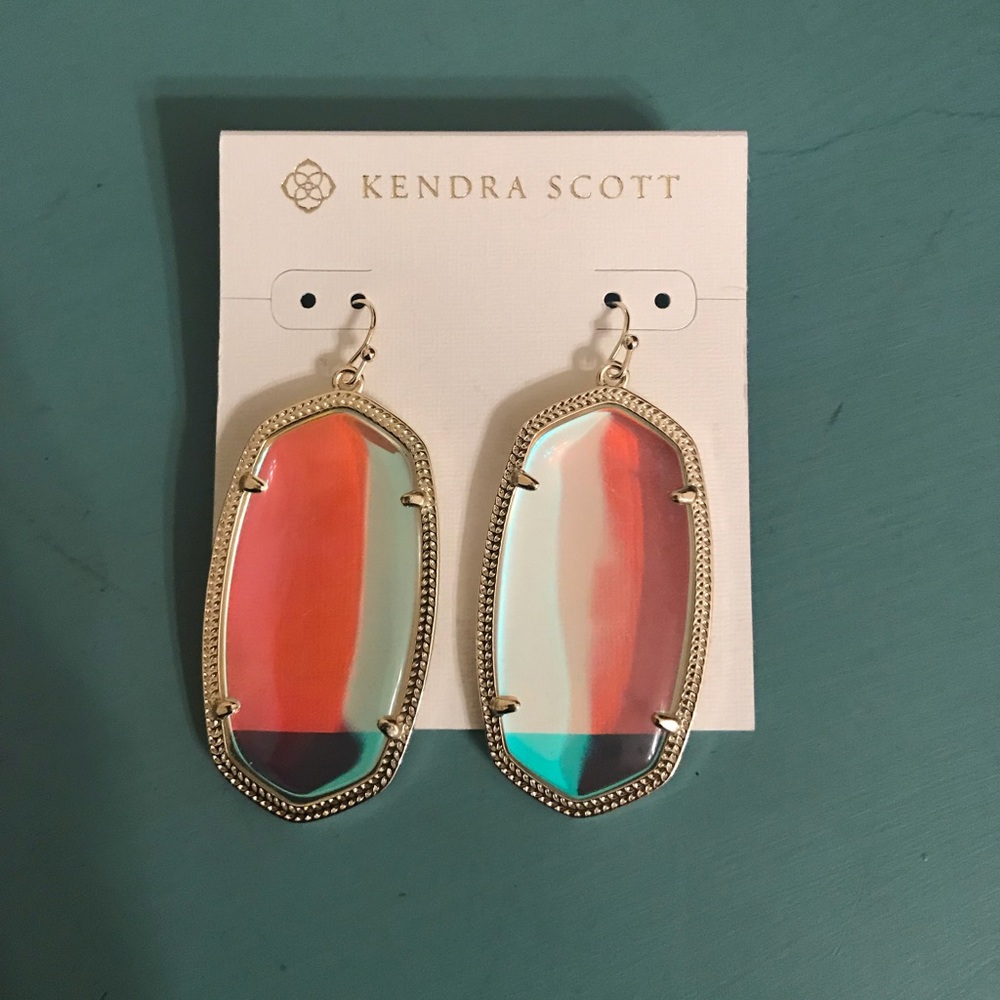 HTF NWT Kendra Scott Danielle earrings