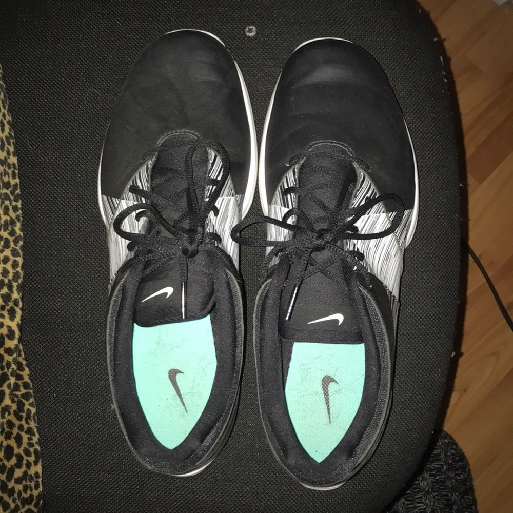 Nike women’s golf shoes barely used! Must go